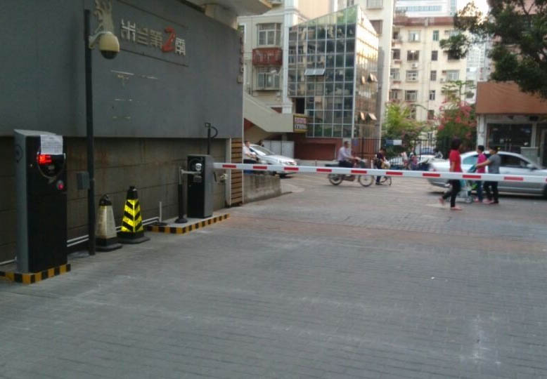 智能<a href='http://www.jpch.cn/Product/Parking/License/' target='_blank'>車牌識(shí)別</a>系統(tǒng)為人們創(chuàng)造良好的停車環(huán)境,助力智慧城市的發(fā)展